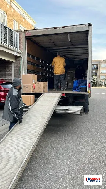 Unique Movers Team